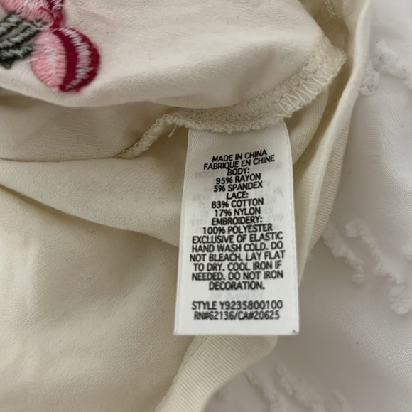 Guess embroidered halter top - Picture 3 of 4